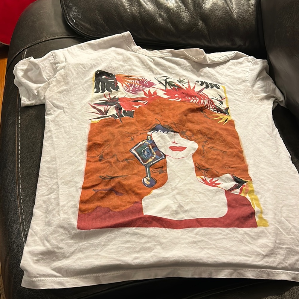White Zara tee with woman print